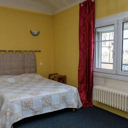 Hotel De La Cloche Vitry-le-François Esterno foto