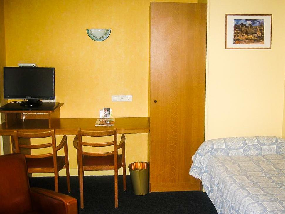 Hotel De La Cloche Vitry-le-François Esterno foto